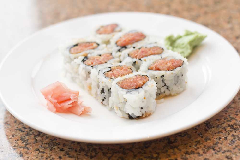 Spicy,Tuna,Roll,Toro,Maki,Sushi,Roll,With,Wasabi,Sauce